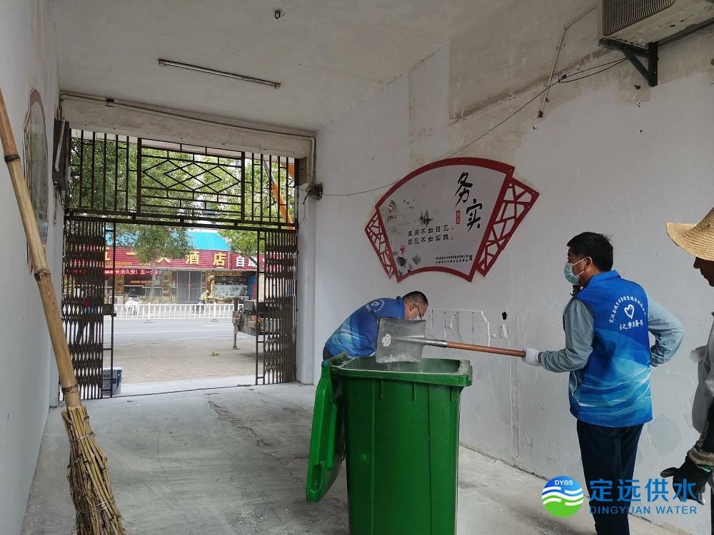 02铲除“墙斑”，为社区“美颜”.jpg
